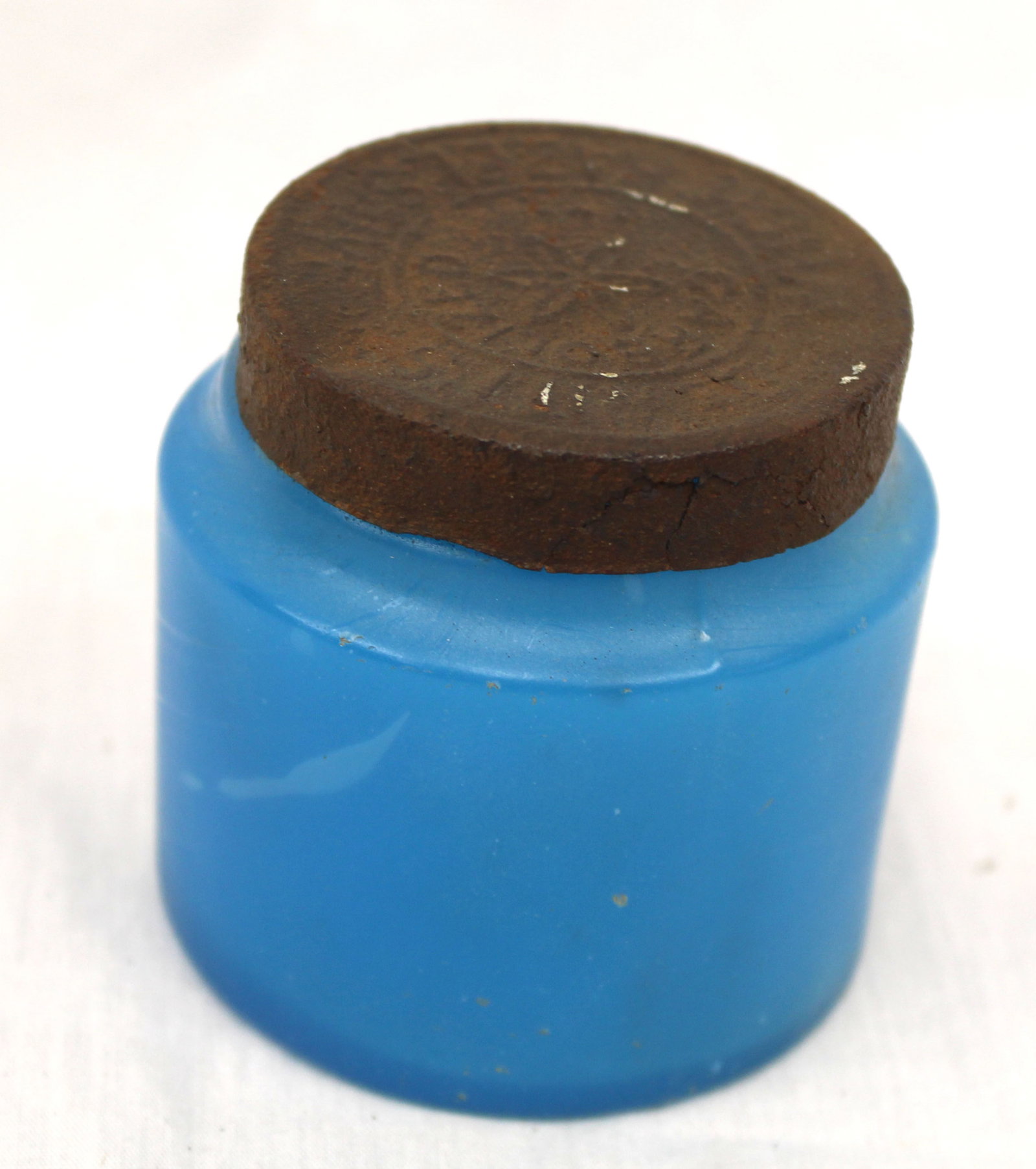 Early blue glass jar w metal lid - 2 1/2" tall x 2 1/2" diam: Early blue glass jar w metal lid - 2 1/2" tall x 2 1/2" diam