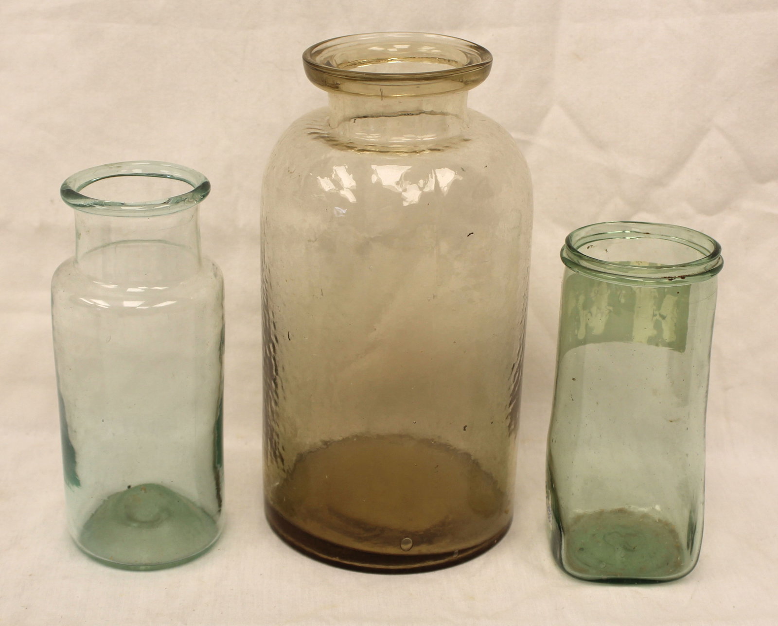 Lot of 3 early glass jars in aqua (2) & light amber - 5 1/2", 6 1/2" & 8 1/2" tall: Lot of 3 early glass jars in aqua (2) & light amber - 5 1/2", 6 1/2" & 8 1/2" tall