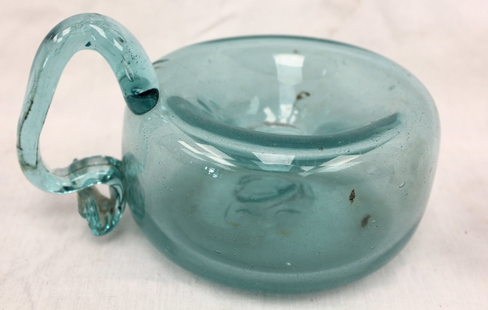 Early aqua glass spittoon - 4" tall x 5" diam: Early aqua glass spittoon - 4" tall x 5" diam
