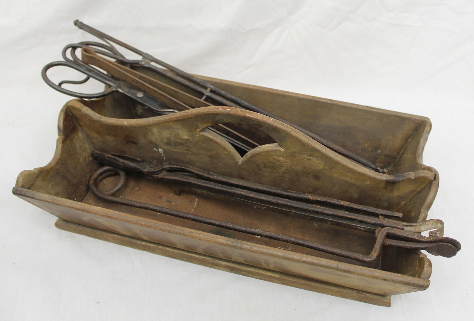 Lot of antique iron pipe tongs in wooden carrier - carrier measures 5" tall x 18"x10" (1 of 8)