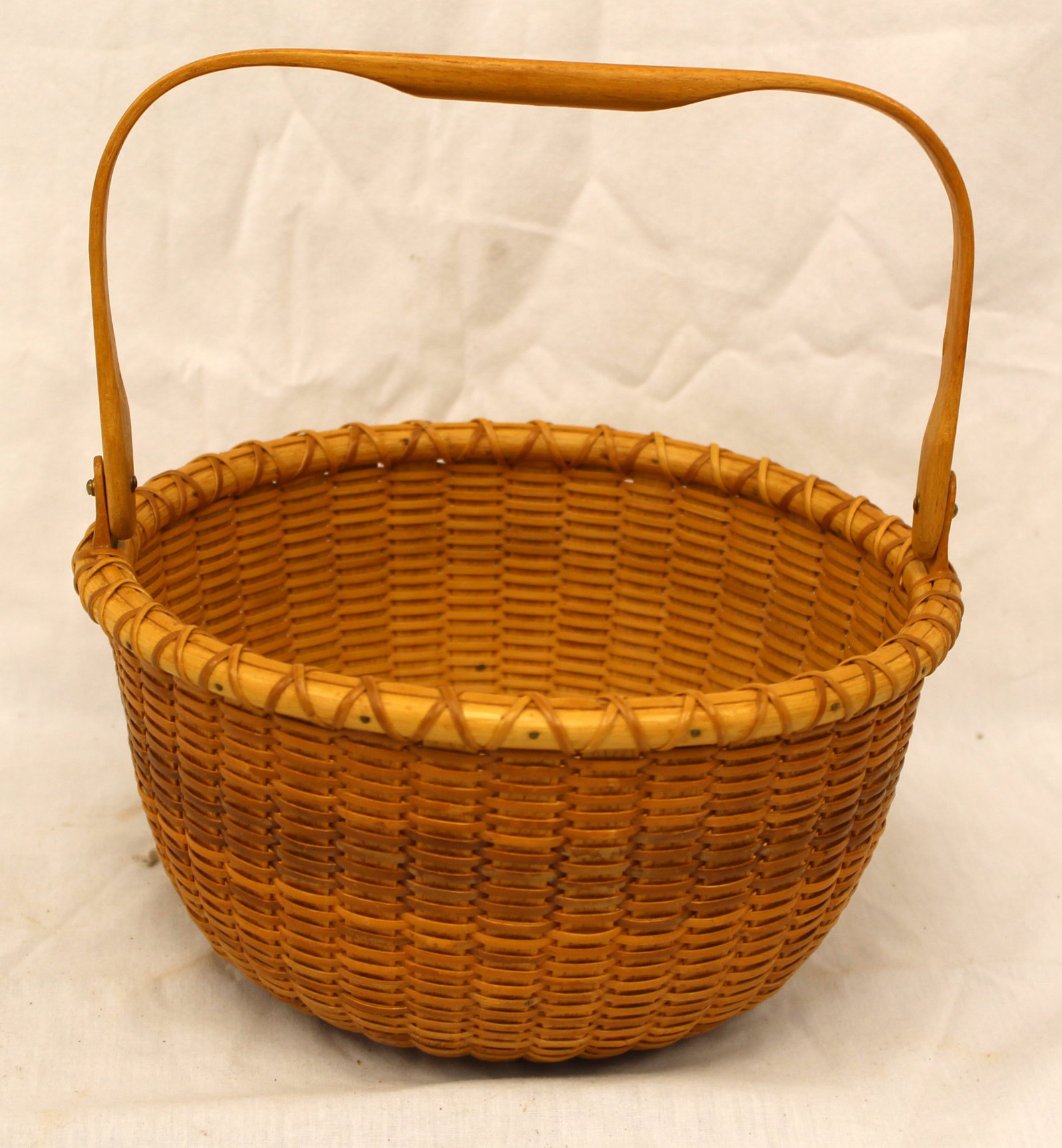 Antique swing handled Nantucket open basket - 8" diam (1 of 7)