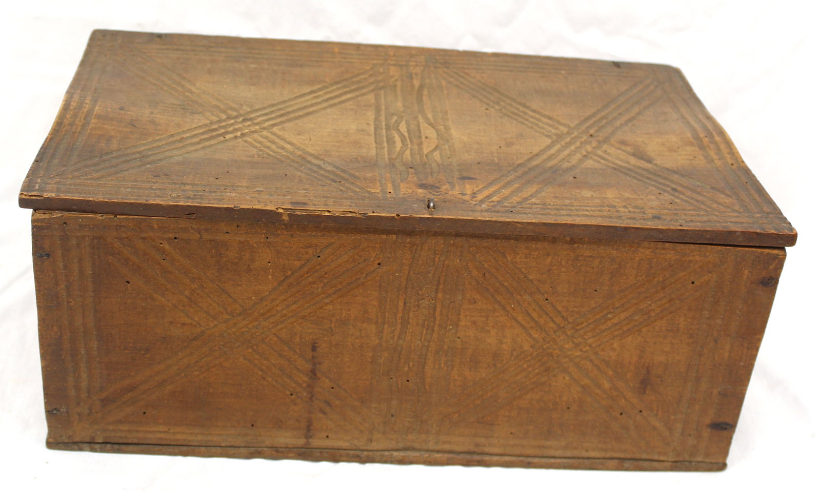Antique wooden carved valuables box - 6" tall x 14" wide x 8 1/2" deep (1 of 7)