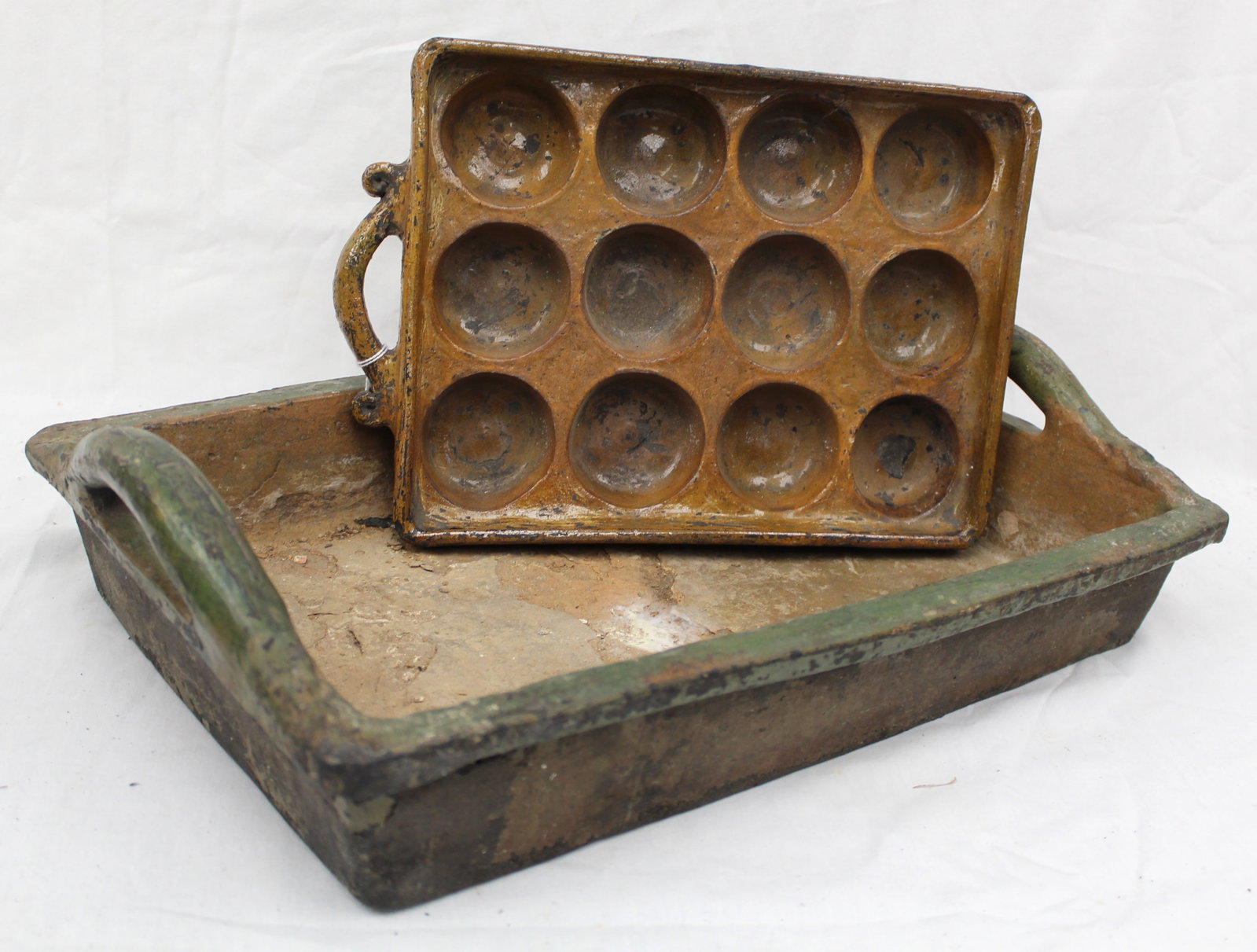 Lot of 2 antique earthenware baking pans - muffin pan 2" tall x 13"x9" & 4 1/2" tall x 19"x11 1/2" (1 of 12)