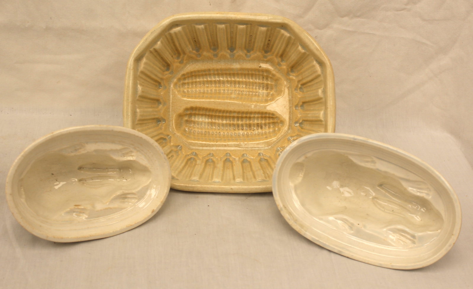 Lot of 3 ironstone food molds - corn & 2 rabbits - 6 1/4", 7" & 9" (1 of 7)