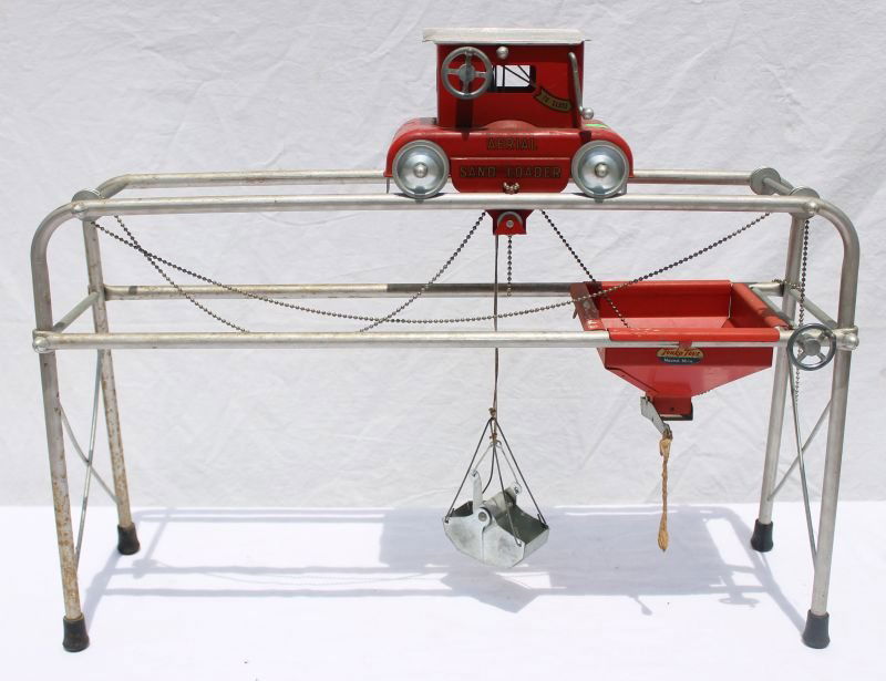 Very early & rare Tonka (sgnd Tonka Toys) "Aerial Sand: Very early & rare Tonka (sgnd Tonka Toys) "Aerial Sand Loader" complete w track & accessories in excellent condition ca 1950's - John Bemben Estate - Frame is 25 1/4" long x 20 " tall