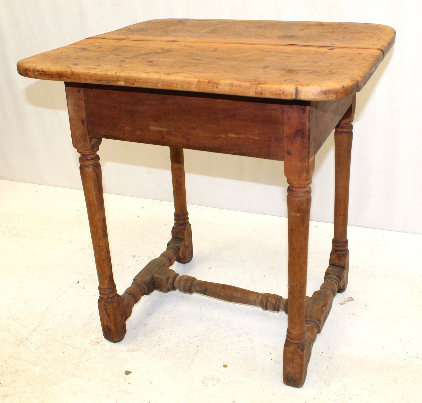 18thC stretcher based work table - 25 1/2"x24"x21 1/2" (1 of 12)