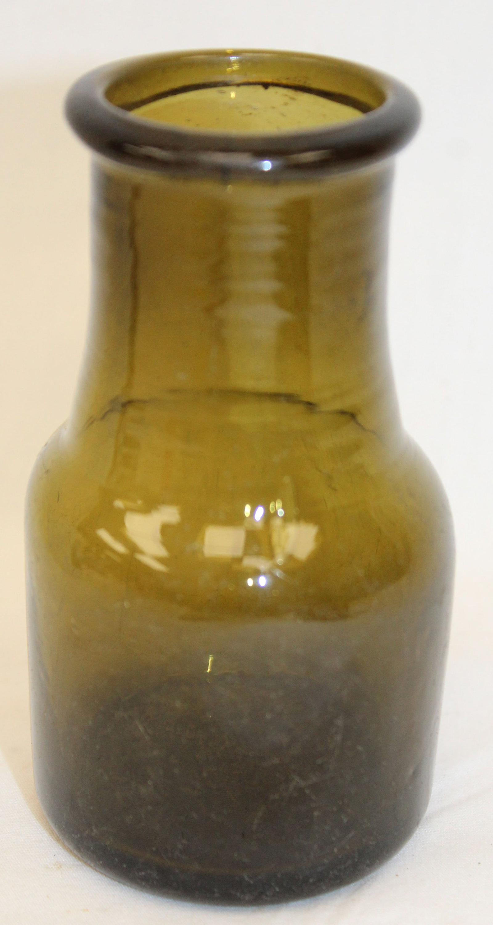 Early green glass utility jar - 4 1/2" tall