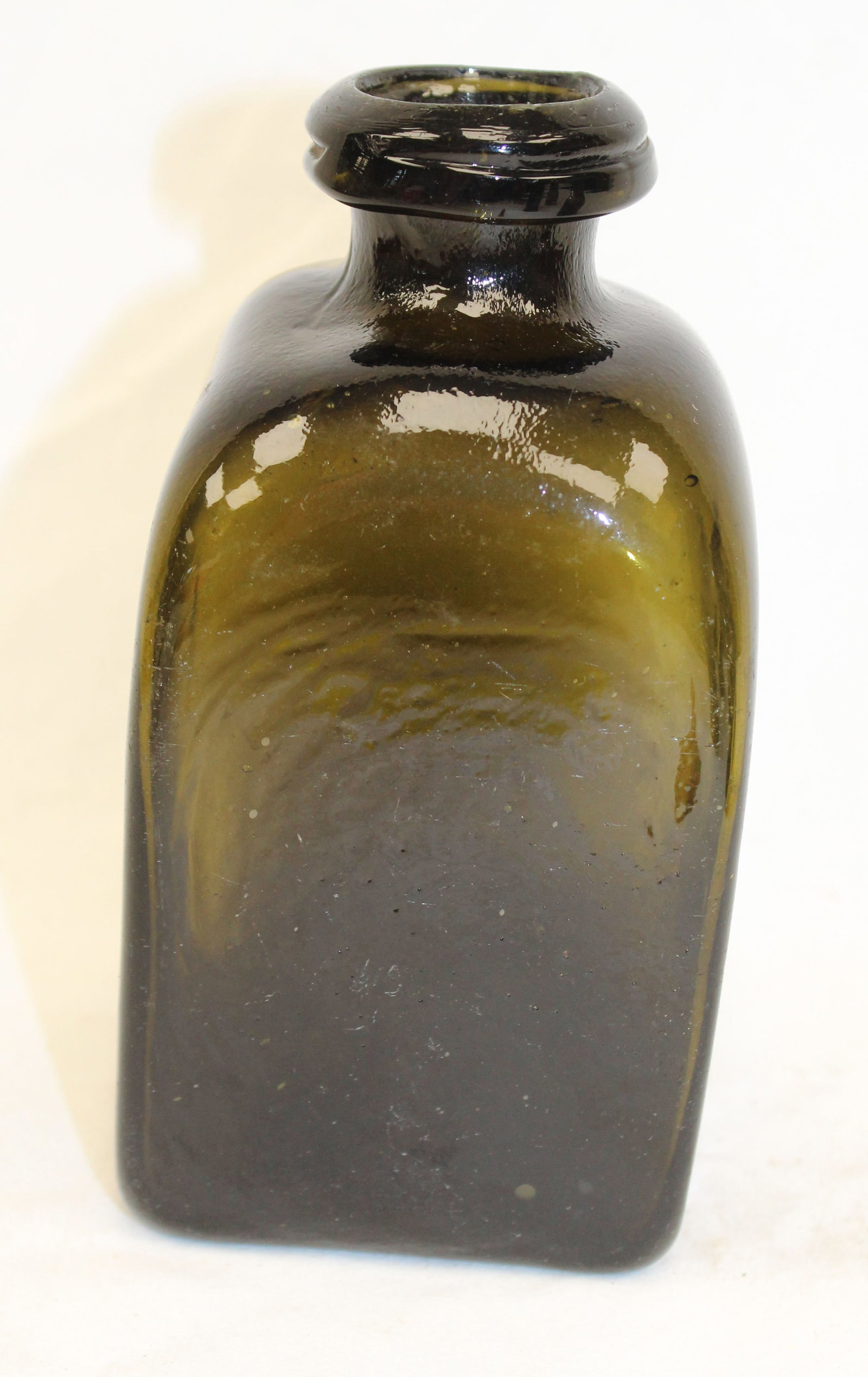 Early green glass utility jar - 5 1/2" tall