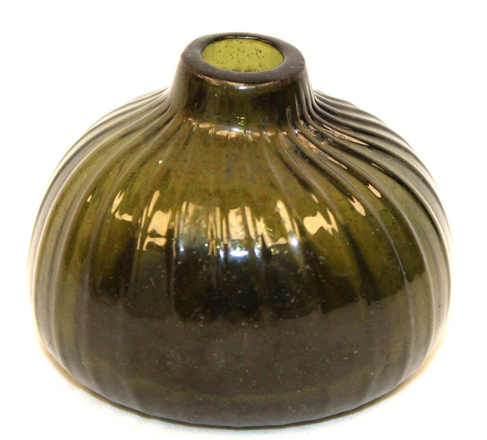 Early green glass ribbed ink - 2 1/2" tall (1 of 7)