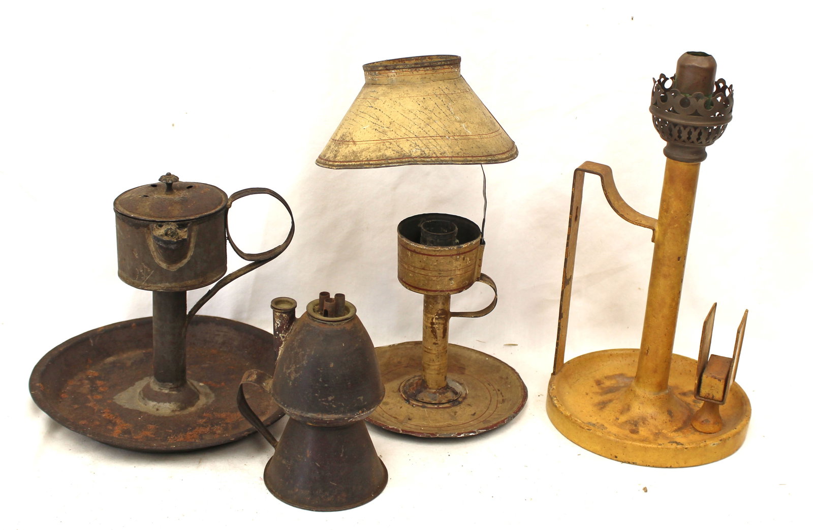 lot of 4 toleware lighting items - 5 1/2" - 11 1/2" tall (1 of 6)