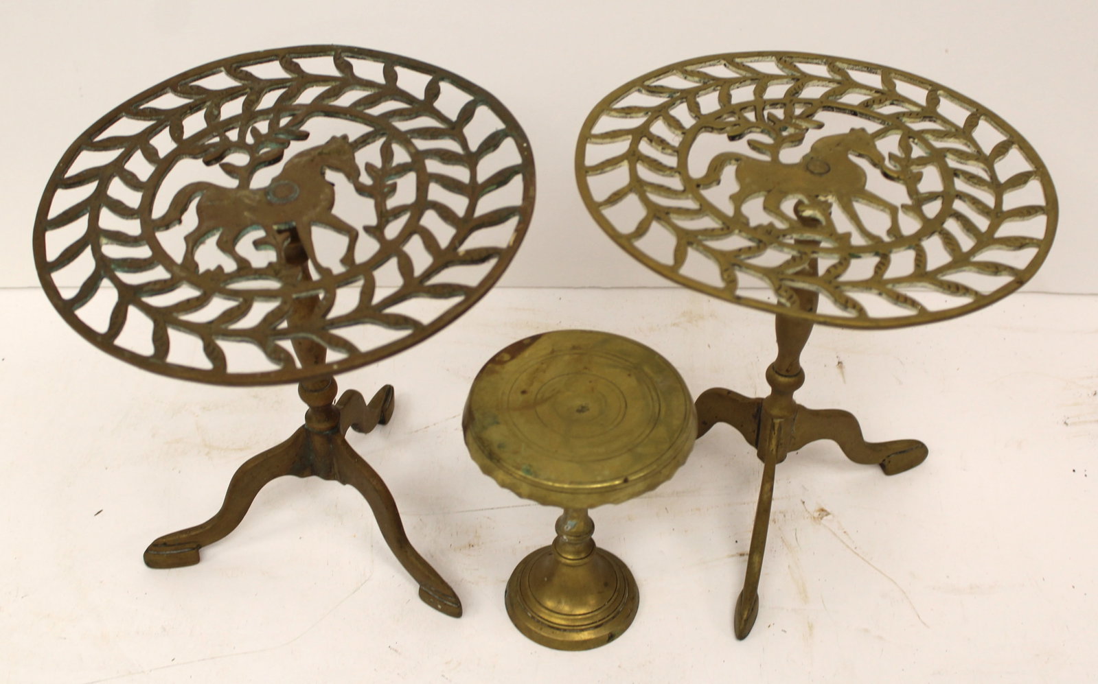 Lot of 3 antique brass lighting tidy's incl 2 w horse motif - 8" tall x 8" diam & 5" tall x 4" diam (1 of 9)