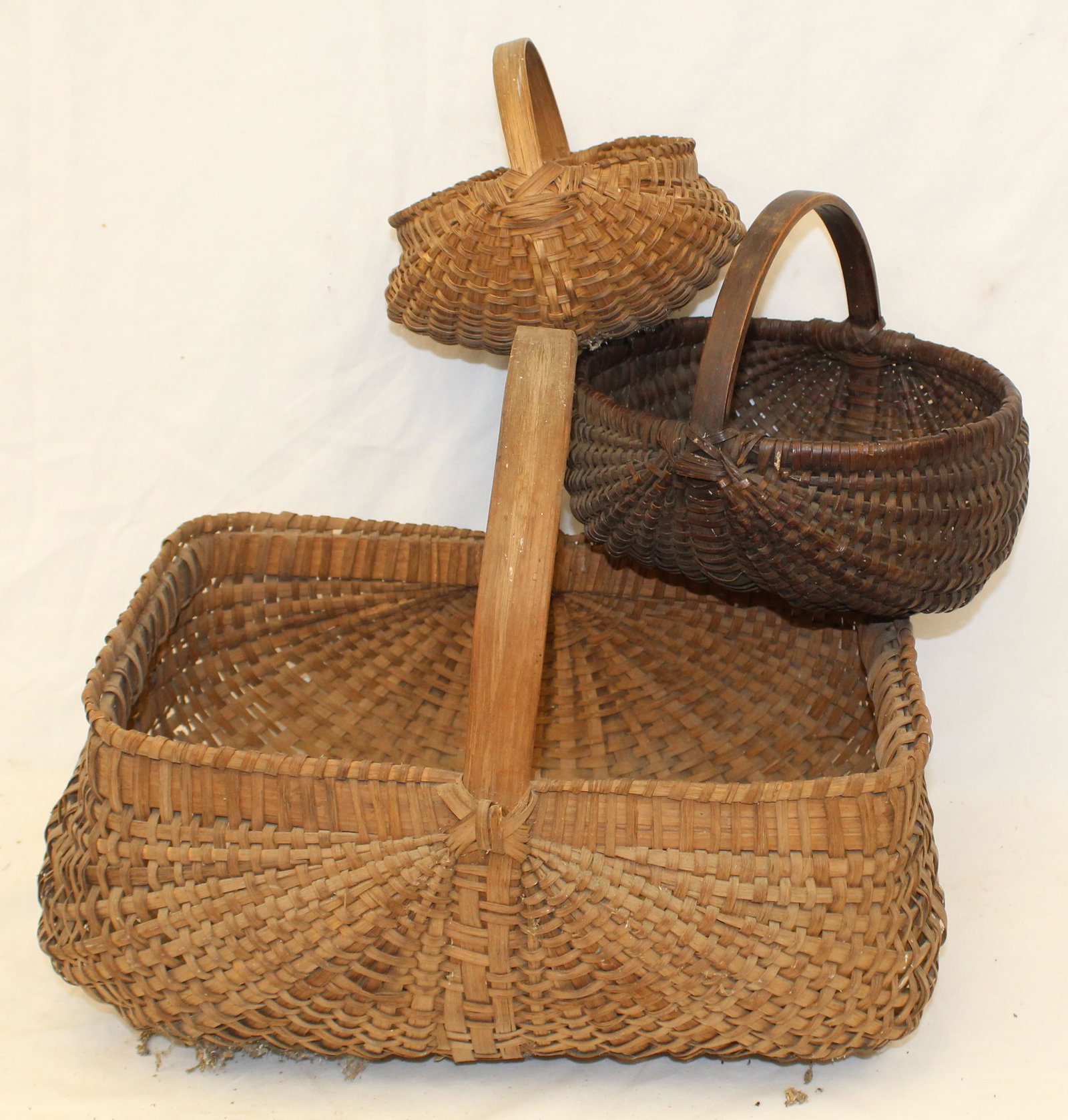 Lot of 3 antique buttocks/melon baskets - 13" tall x17"x9", 8" tall x 9" x7" & 6" tall x 7"x5" (1 of 10)