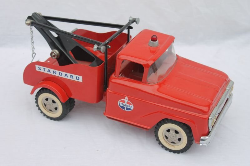 Fine 1961 Tonka rare Standard Wrecker truck - 13" long: Fine 1961 Tonka rare Standard Wrecker truck - 13" long