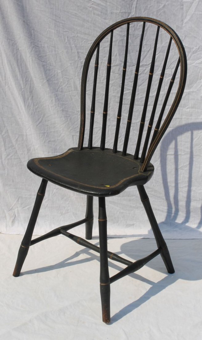 early 19thC Windsor bowback sidechair in orig black: early 19thC Windsor bowback sidechair in orig black paint