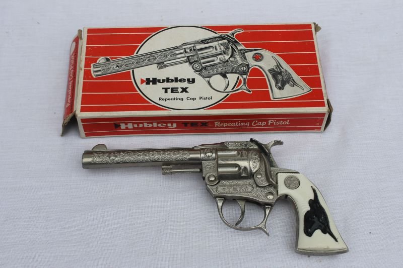 1950's Hubley "Tex" repeating cap pistol in orig box -: 1950's Hubley "Tex" repeating cap pistol in orig box - 8 1/2" long