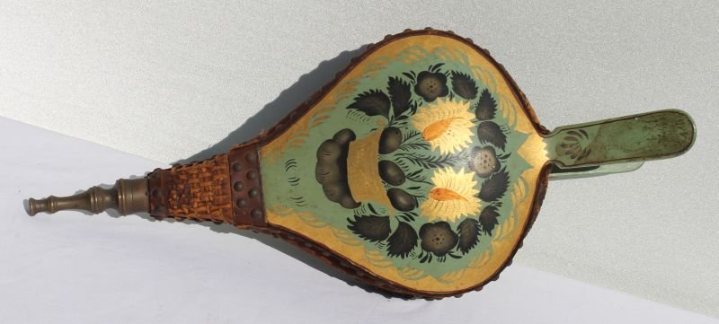 ca 1830 turtleback bellows in vibrant orig paint & gild: ca 1830 turtleback bellows in vibrant orig paint & gilded decoration - 17" long