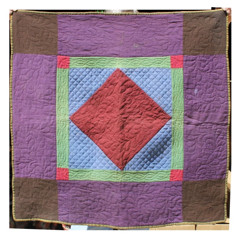 Wonderful ca 1920's Amish crib quilt 34"x33" in fine: Wonderful ca 1920's Amish crib quilt 34"x33" in fine condition