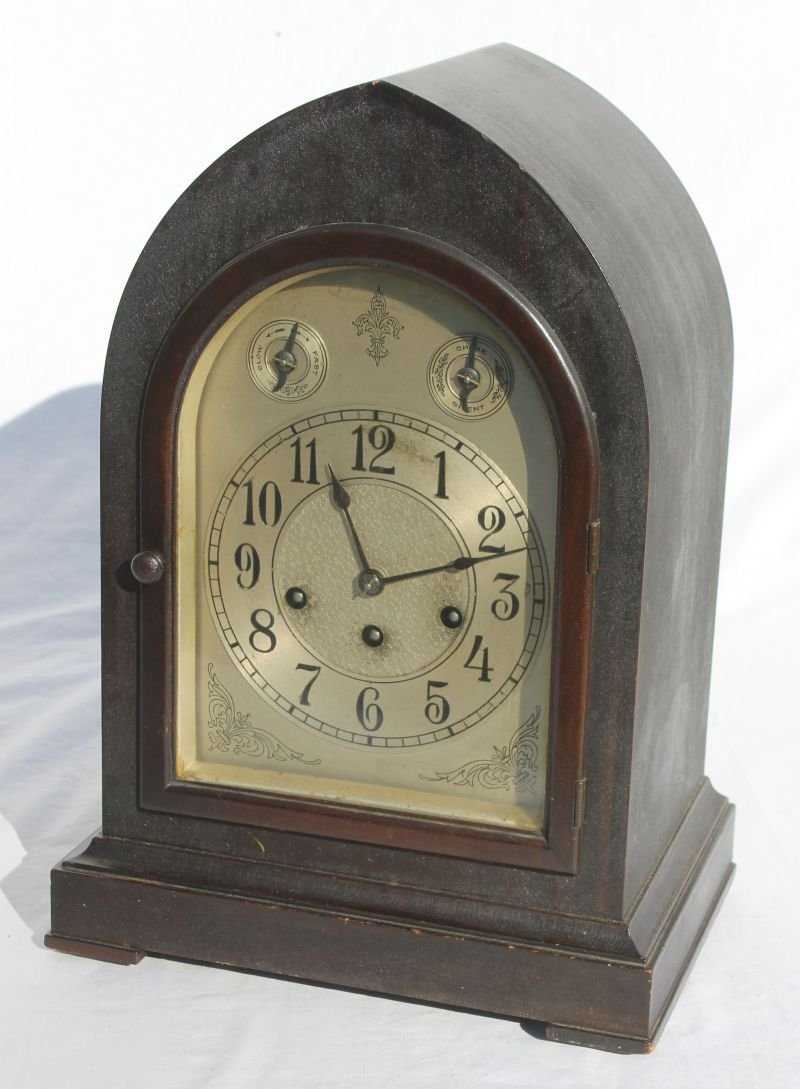 antique Seth Thomas large beehive shaped mahog mantle: antique Seth Thomas large beehive shaped mahog mantle clock - 15" tall