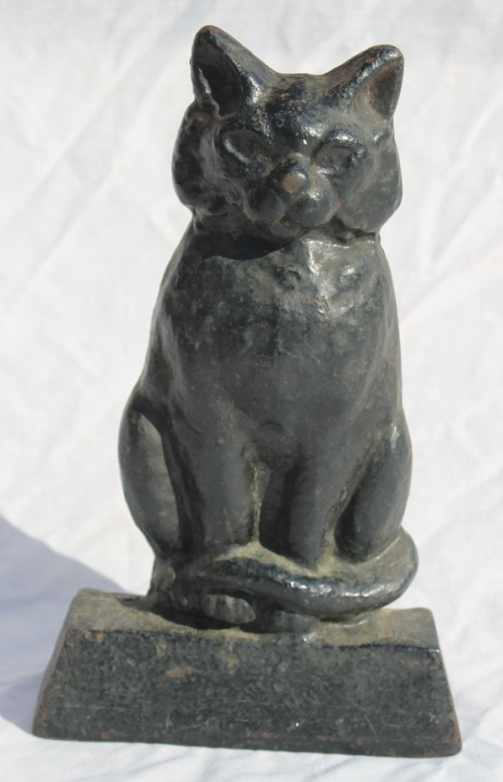 ca 1920 Hubley rare seated cat on plinth cast iron: ca 1920 Hubley rare seated cat on plinth cast iron doorstop in fine untouched orig paint & cond - 12 1/2" tall