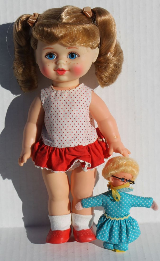 1969-1971 Mattel "Buffy & Mrs. Beasley" vinyl dolls: 1969-1971 Mattel "Buffy & Mrs. Beasley" vinyl dolls (talking Buffy w string on back - not working) - 10 1/2" tall Buffy - 5" tall Mrs. Beasley