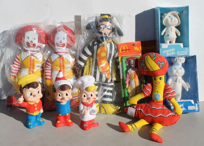 lot of 7 advertising dolls incl 2 cloth "Ronald: lot of 7 advertising dolls incl 2 cloth "Ronald McDonald", 1 "Hamburglar", 1 "Chiquita Banana", 3 vinyl "Snap, Crackle & Pop", 1 packaged "Ronald McDonald", 1 "Poppin' Fresh" & a "Poppie Fresh"