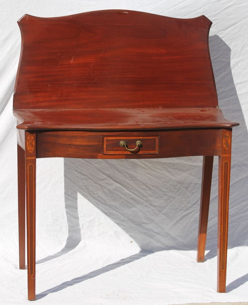 Fine Period Hepplewhite ca 1790 SC or MD mahogany &: Fine Period Hepplewhite ca 1790 SC or MD mahogany & satinwood inlaid serpentine shaped 1 drawer card table