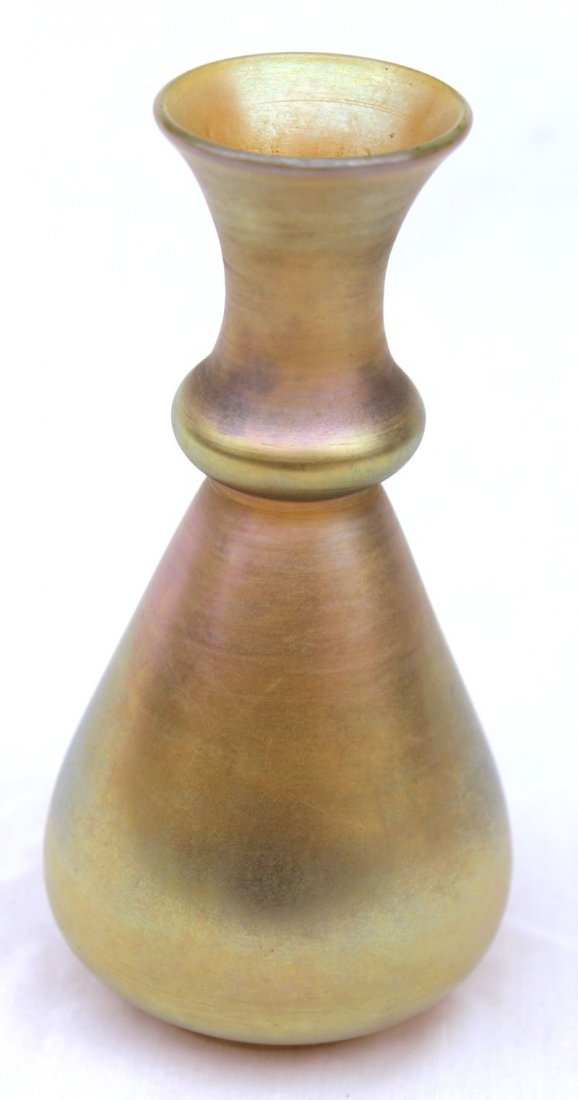 sgnd Steuben gold Aurene ring neck vase - 5 7/8" tall: sgnd Steuben gold Aurene ring neck vase - 5 7/8" tall