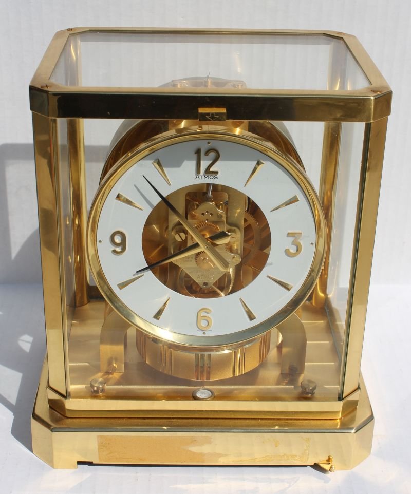 Fine Le Coultre brass & glass Atmos clock - 9 1/4" tall: Fine Le Coultre brass & glass Atmos clock - 9 1/4" tall x 8 1/2" wide x 6 1/4" deep