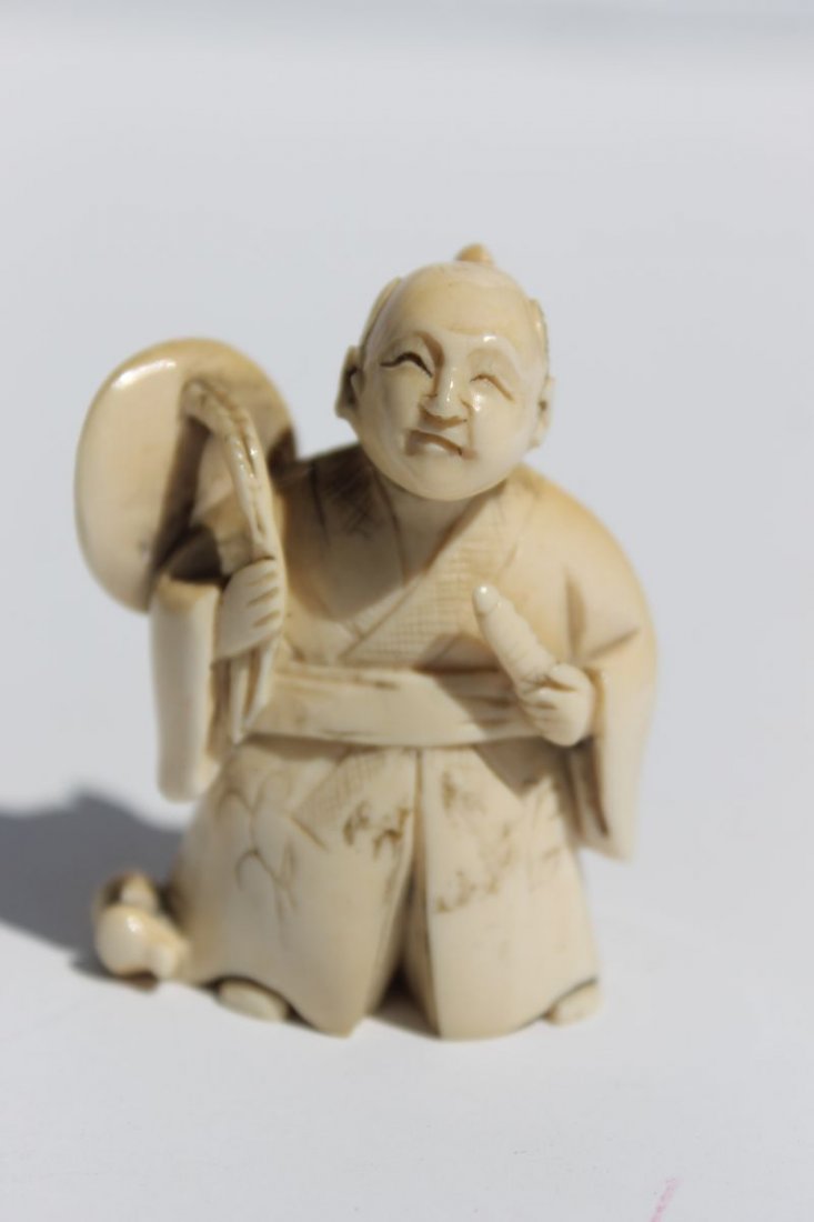 Asian carved ivory netsuke of a man in hat - 2": Asian carved ivory netsuke of a man in hat - 2"