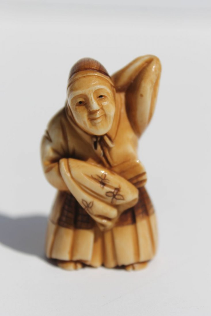 Asian carved ivory netsuke of man in robe - 2" - sgnd: Asian carved ivory netsuke of man in robe - 2" - sgnd