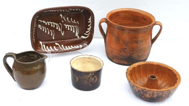 lot of 5 antique redware items incl crock, turk's head: lot of 5 antique redware items incl crock, turk's head mold, pitcher, mug & 10 1/2" wide slip dec dish, crock is 7" tall
