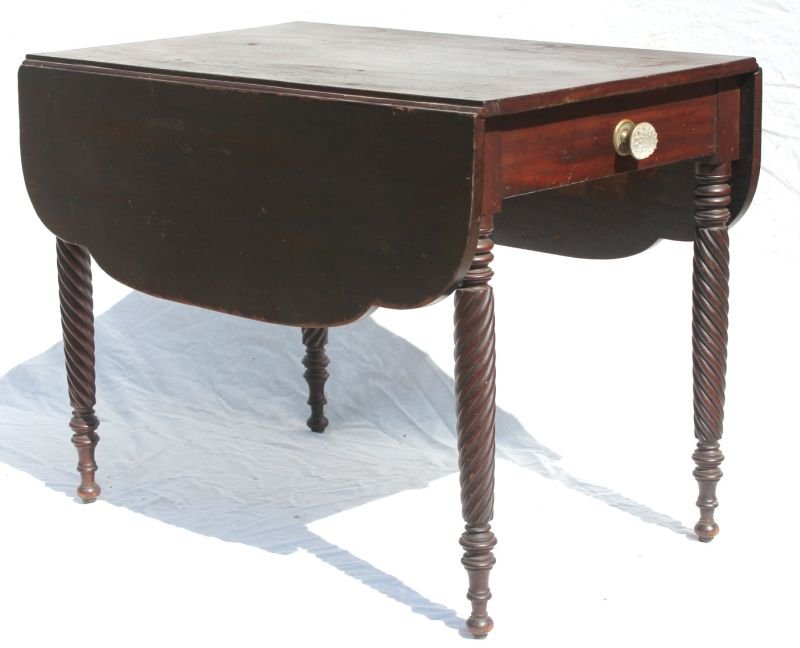 School of Duncan Phyfe ca 1820 NYC high quality large: School of Duncan Phyfe ca 1820 NYC high quality large carved mahog clover top breakfast table in orig finish w rare cut crystal knob - 37 3/4" long