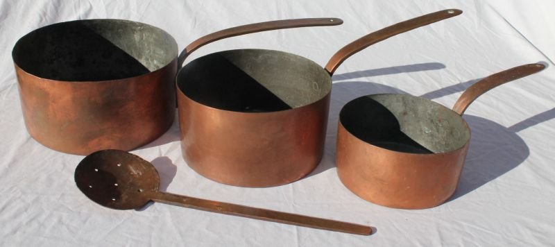 4 pcs dovetailed copper lot incl 3 pots w handles & a: 4 pcs dovetailed copper lot incl 3 pots w handles & a skimmer - pots 22" - 14" long