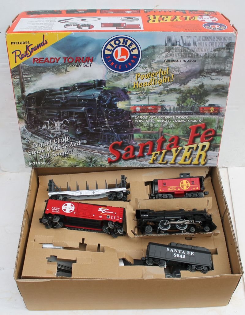 orig boxed large Lionel "Santa Fe Flyer" train set -: orig boxed large Lionel "Santa Fe Flyer" train set - appears to have never been opened