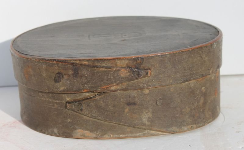 early 19thC Hingham, MA maple & pine 5 1/2" oval finger: early 19thC Hingham, MA maple & pine 5 1/2" oval finger lapped pantry box in strong dry orig olive green paint stamped "G. Beal" on lid in excellent untouched orig condition