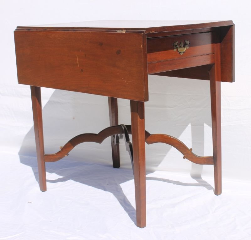 Fine ca 1790 Chippendale/Hepplewhite transitional mahog: Fine ca 1790 Chippendale/Hepplewhite transitional mahog 1 dr Pembroke table w desirable wavy cross stretcher base - 30" long x 28" tall
