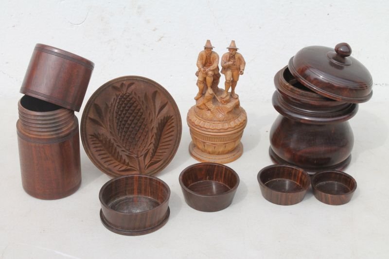 fine 4 pc lot of antique treen ware incl pineapple butt: fine 4 pc lot of antique treen ware incl pineapple butter stamp (4 1/4"), 5" turned measuring set, Italian (probably Anri) figural lidded 5 1/2" box & a screw top 4 3/4" cylinder container