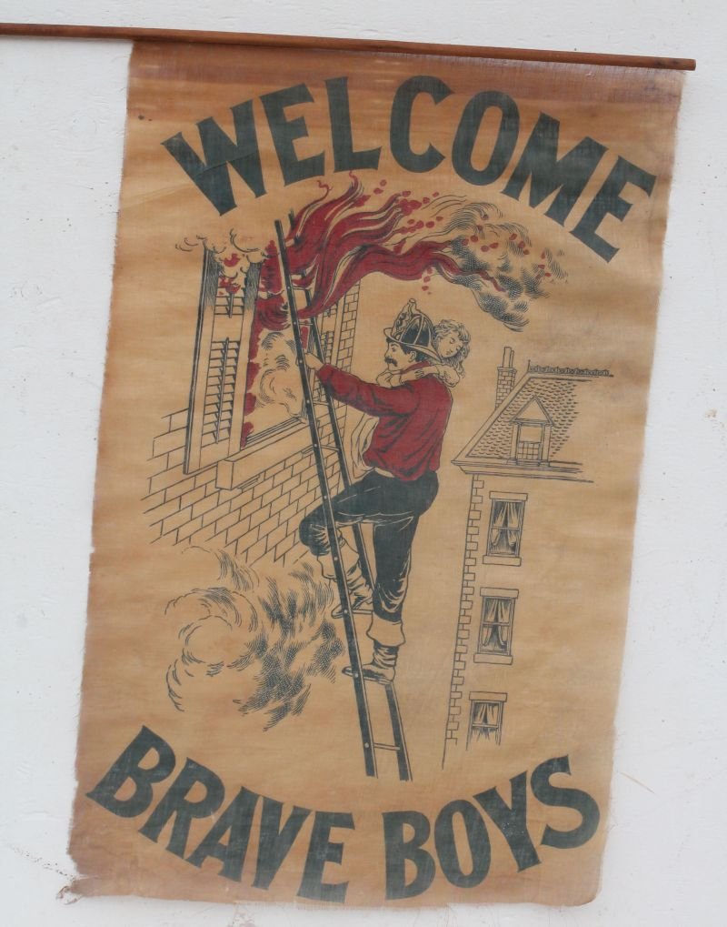 rare early Firemen's linen parade pennant/banner - "Wel: rare early Firemen's linen parade pennant/banner - "Welcome Brave Boys" - 35" long x 22" wide