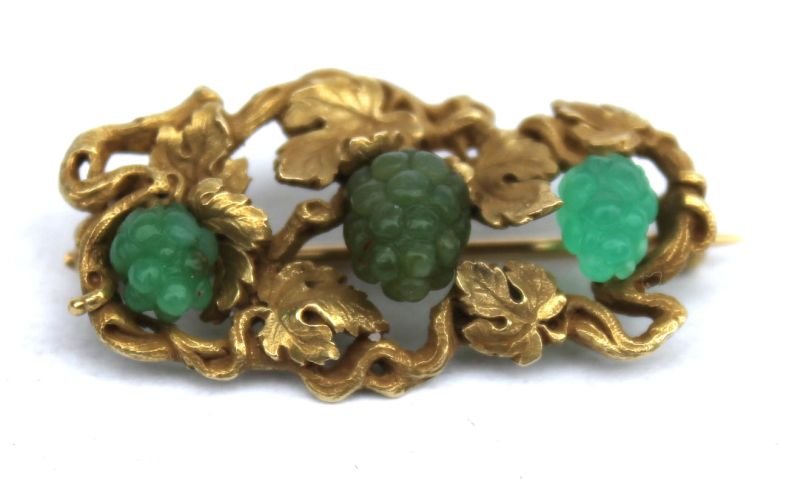 Arts & Crafts 14k Gold grape leaf pin w green glass (1 of 2)