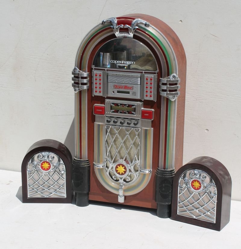 Copenhagen Design Modern Jukebox with Speakers