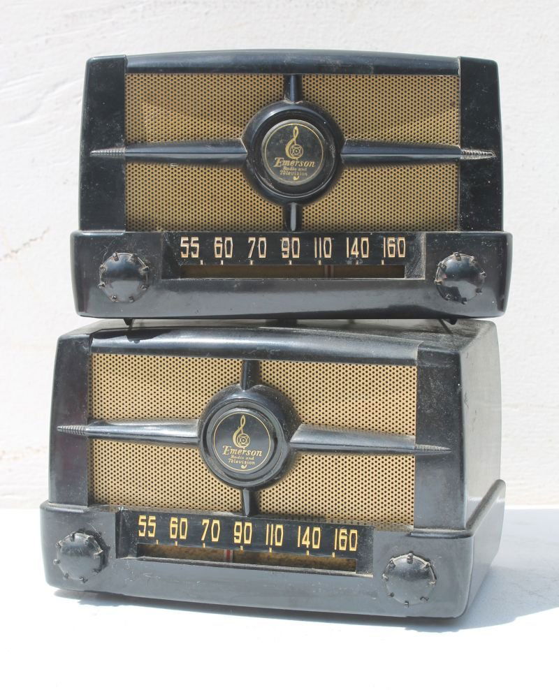 2 Emerson Bakelite Case Table Top Radios- 5 1/2" tall (1 of 4)