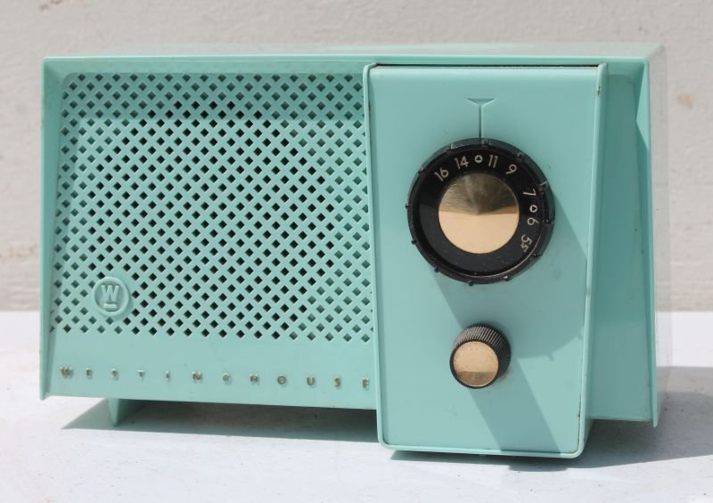 Westinghouse Hard Plastic Case Table Top Radio- 5 1/2" (1 of 4)