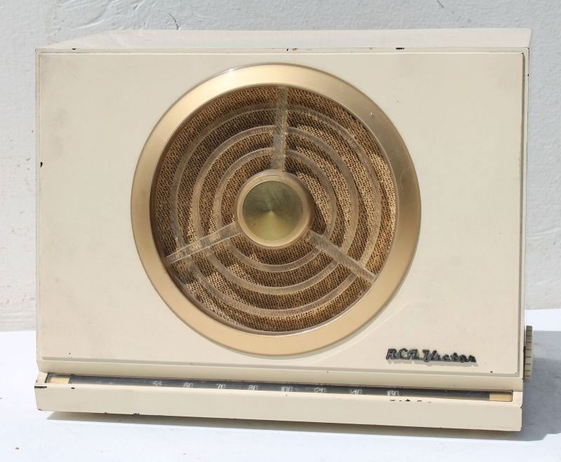 RCA- Victor Hard Plastic Case Table Top Radio- 9 1/2" (1 of 5)
