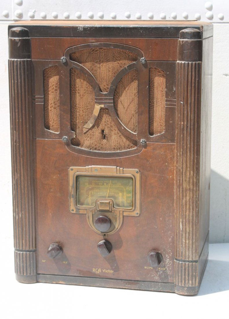 RCA Victor Table Top Radio Bakelite Knobs Model 6T... (1 of 7)