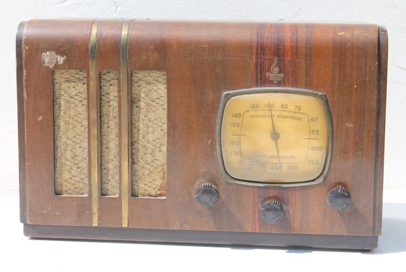 Emerson Table Top Radio Bakelite Knobs- 9" tall x 15" (1 of 6)