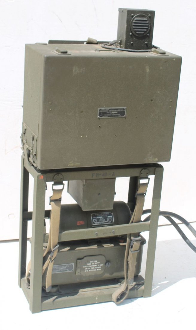 Military Signal Corps Radio receiver & Transmitter (1 of 5)