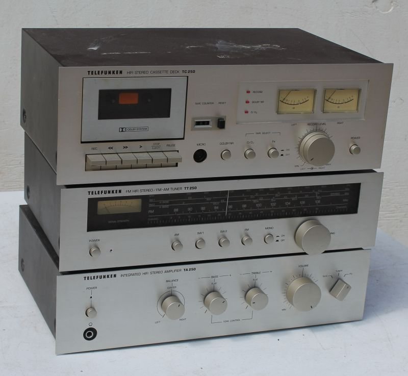 Telefunken FM Hi-Fi Stereo - incl AM/FM Tuner Model (1 of 5)