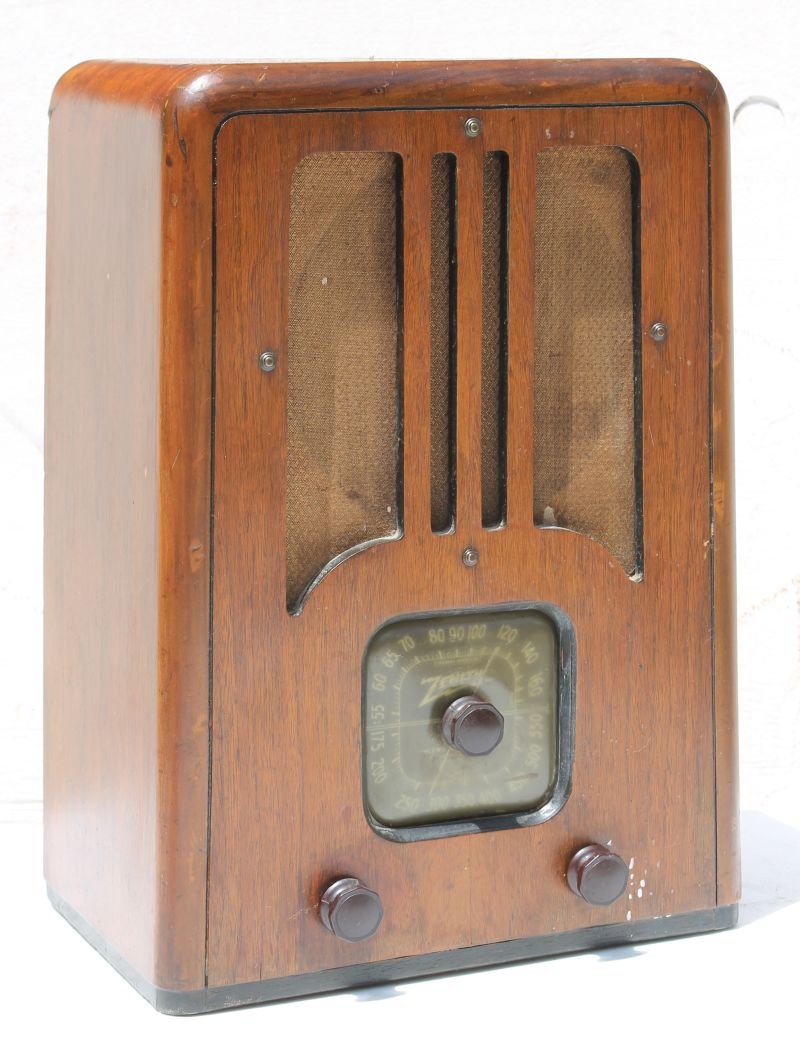 Zenith Table Top Radio Bakelite Knobs - 17" tall x 12" (1 of 3)