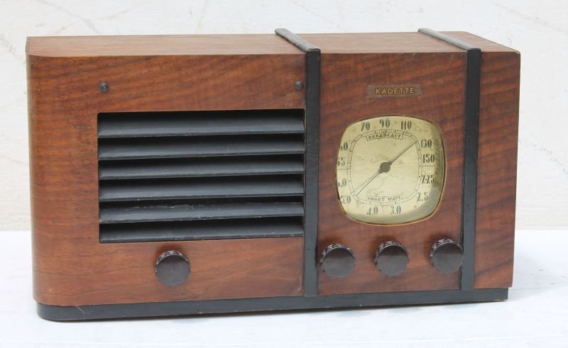 Kadette Table Top Radio Bakelite Knobs- 9 1/4" tall x (1 of 5)