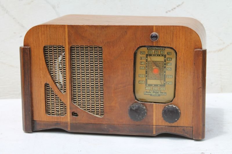 Emerson Table Top Radio Bakelite Knobs - 7 3/4" tall x (1 of 4)